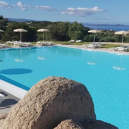 Baia Santa Reparata Apartment *